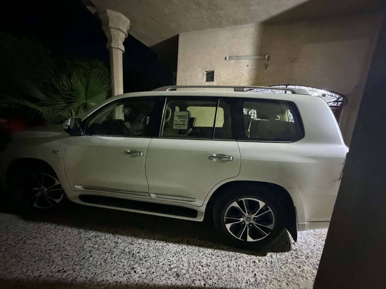 جكساره موديل 2017 
 محرك 8 اصل 5700. 
 Vxs اعلى فئه 
 جكات. فول لاخير 
 مكان سياره بغداد ابوغريب 
 معروضه ب43 بيها مجال
. السونار اسفل المنشور 

 *********** 
***********
