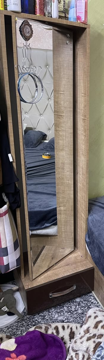 غرفه تركيه 7 قطع نضيفه بس ملاحضات جداً بسيطه السعر 750 المكان بغداد شارع فلسطين
***********
