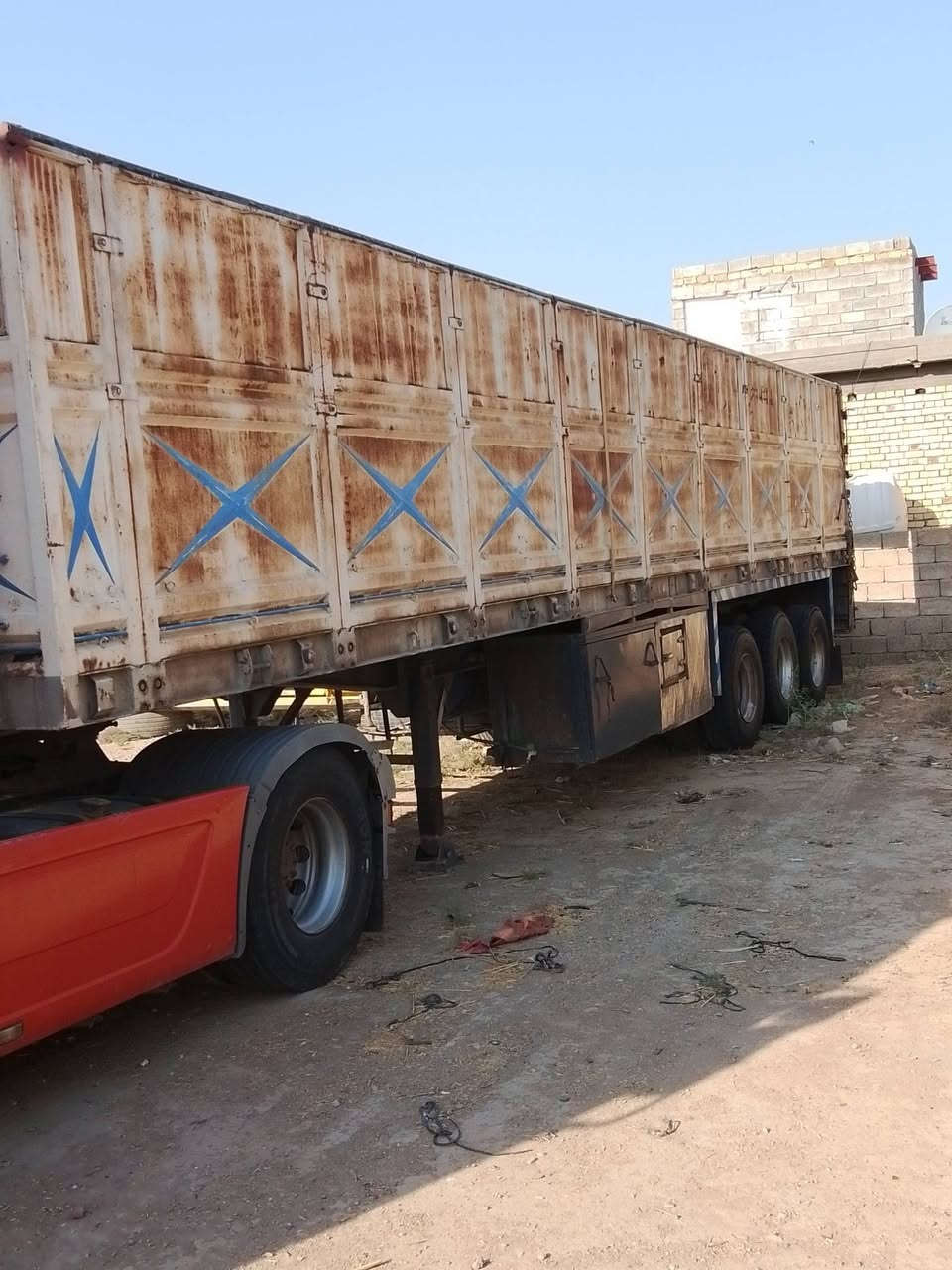 عربانه البيع حداديه طول ١٢و٣٥ تخم تاير السعر ٨٠ وبيه مجال الاستفسار الإتصال ***********
