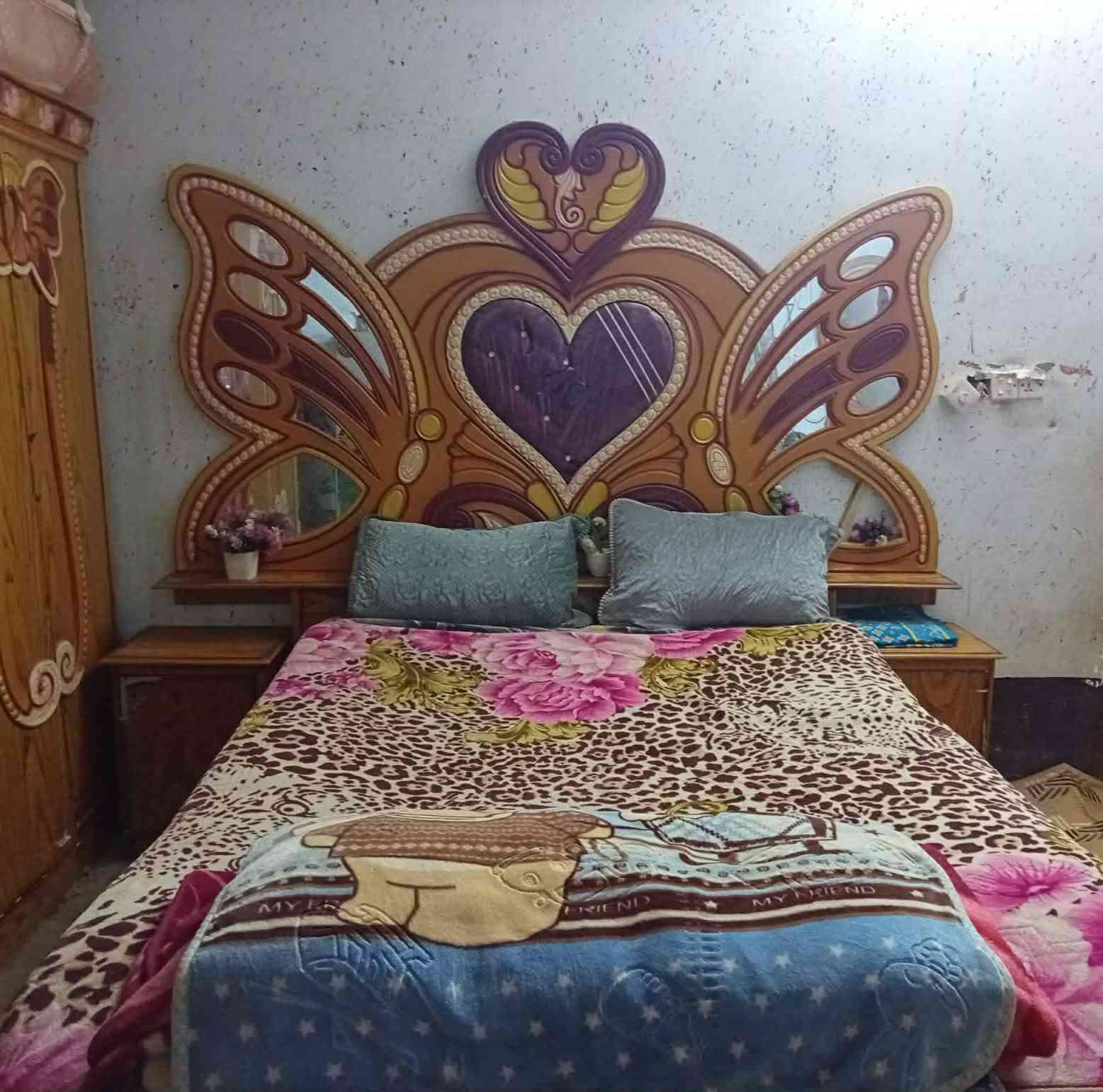 غرفه مال اخشاب سعر مناسب***********
