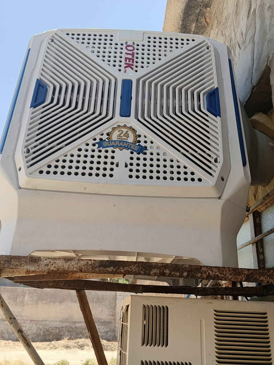عندي هاي المبرده للبيع صار اسبوع مشتريهه ***********
