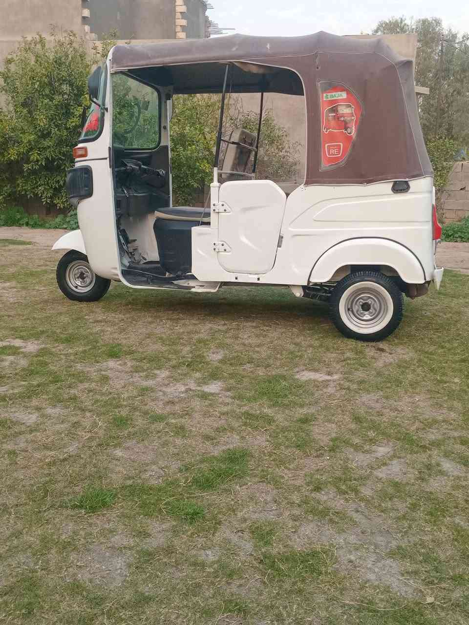 سلام عليكم تكتك للبيع 22 رقم وسنويه انكليزي واسط تكتك خير مشالله كبل لشارع ناعمه كهربائيات كله شغاله  مكاني عزيزيه للستفسار ***********
