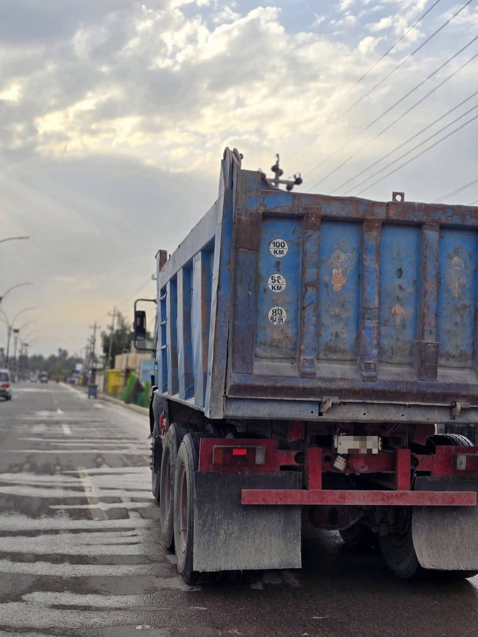 ألسلام عليكم.
ألبي 75.
مكينه 28 كير 160 مجموعه GF .
سنويه الى سنه 28 بأسمي .
سياره جاهزه للعمل مكان كربلاء .
للأتصال ***********
