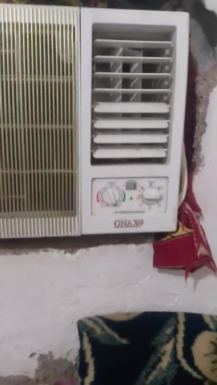 السلام عليكم مكيف 2طن جيدي ماصاله هواي من اخذناه وشركه راقيه اقوه حته من توسوت لي يريده بي خير ويدلل والله خذته 650بذاك صيف رائده 400الف وبي مجال بصي *********** وهاذه رقمي شراي بي خير ويدلل
