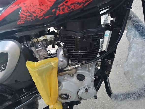 السلام عليكم شباب بوكسر جبلي2023 مرقم رقم بغداد تحويل ثاني يوم  دراجه جديده بمعنى الكلمه حيل جديده ماشيه 13 استخدم شخصي  دراجه اي نقص مبيه كبل للشارع ودراجه احلى من الصور تجي وشوف بعينك اذا مو احلى من الصور اطيك كروتك مرجع روحه جيه المكان بغداد الحسينيه مال راشديه تصال *********** بي وتساب للشراي فقط سعر تصل وشلع عيوني
