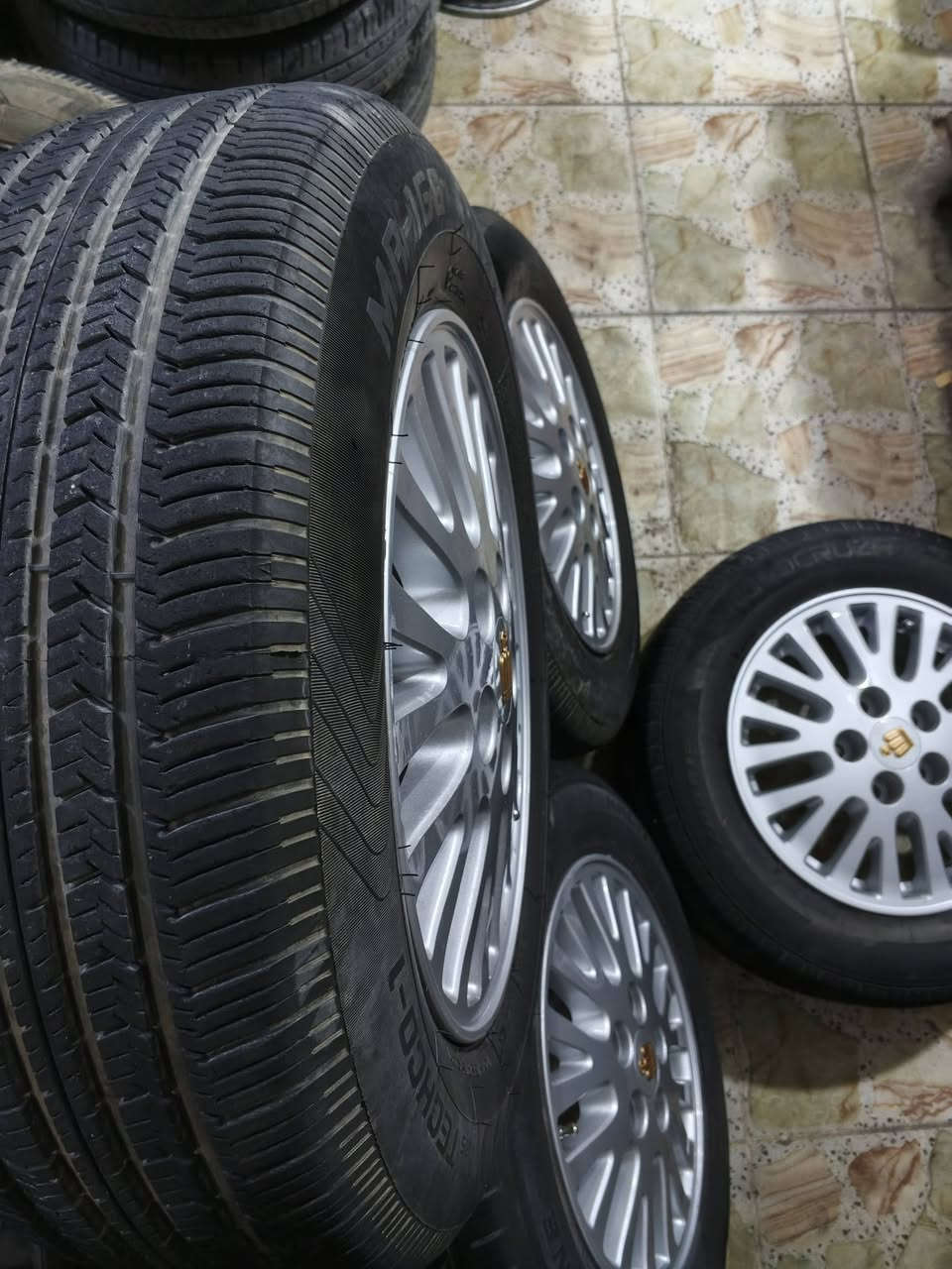 تخم ويل كب ياباني الأصلي حجم 15شرط الفحص بلبلنص لا عواج ولا تصليح مصبوغ حراري جدد يرهم جميع الياباني مع تخم تاير حجم 15.65.205نضافه فوك 70بلميه بيع او مراوس السعر 225قفل مكاني نجف مكتب الرشيد ***********
