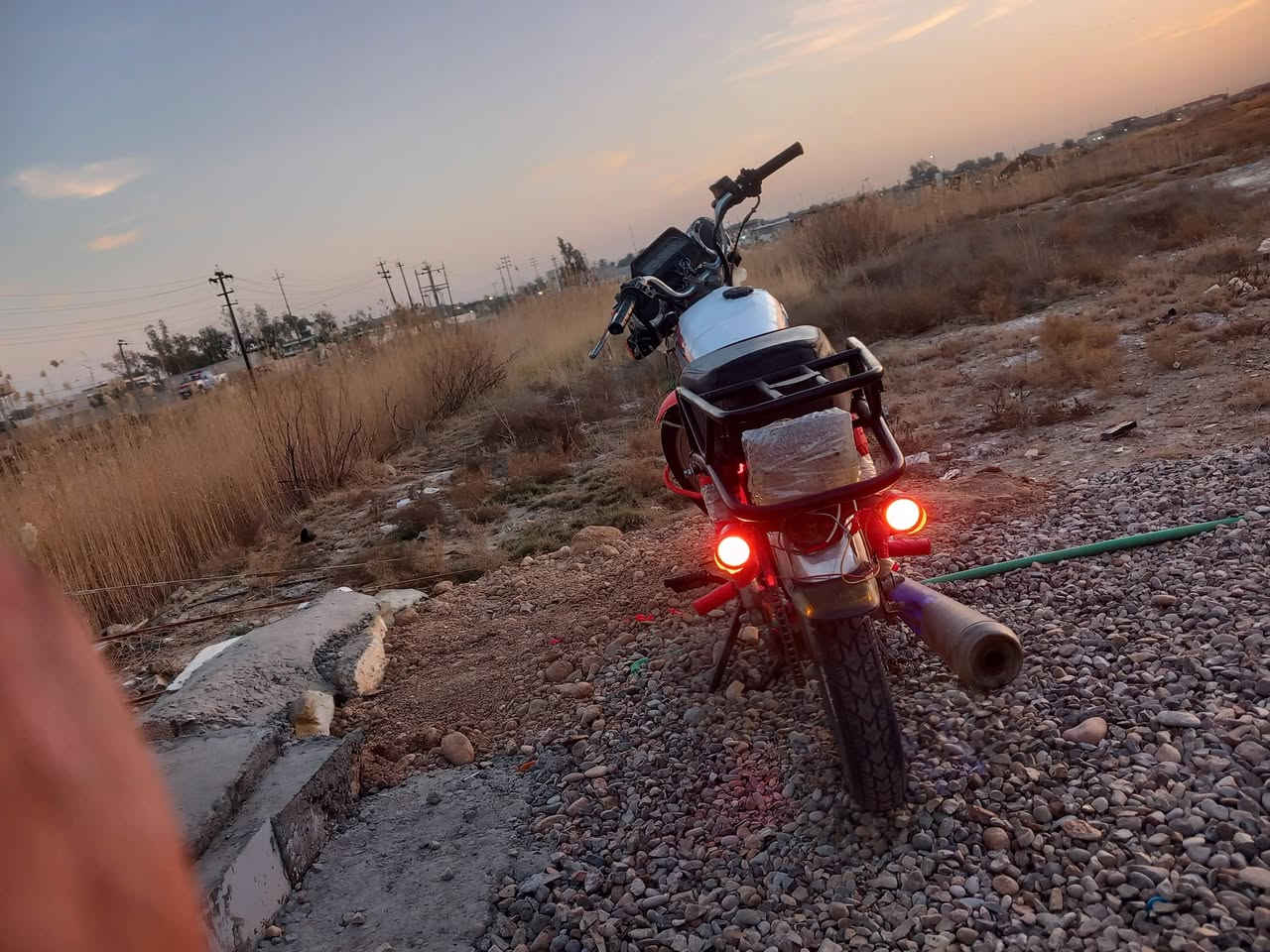 سلام عليكم دراجه البيع  فول ومكفول محركه خير من الله  كهرباءيات كامله شغاله نكرت سلف. سعر 330 وبيها مجال البكان شهربان الوجهيه  مكلف بل نشر رقم صاحبها ***********اوراق كامله
