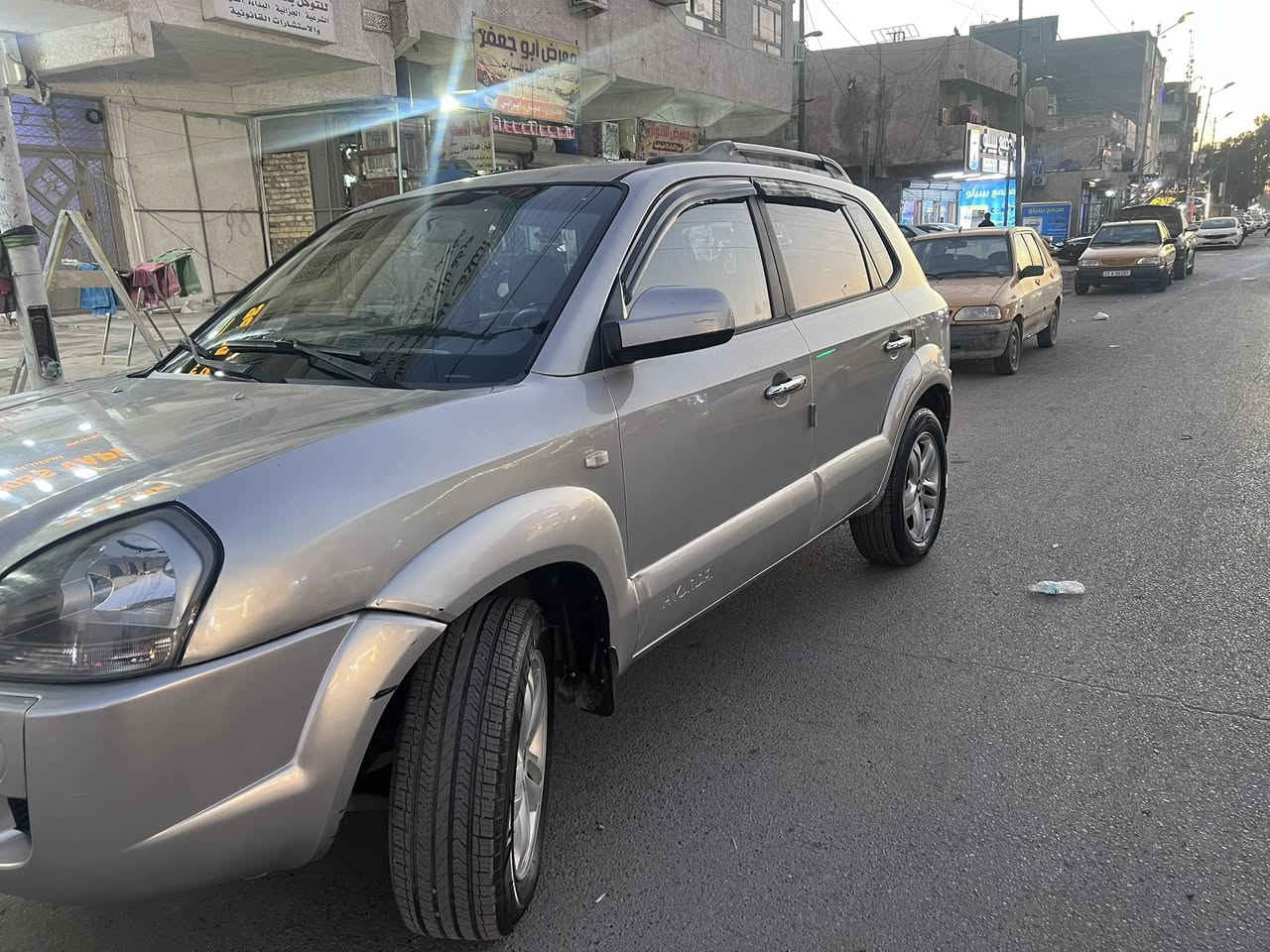 سلام عليكم توسان ٢٠٠٩ خليجيه سياره خير من الله منقصه اي شي كله جديد حداديه تايرات بريك  تخم تاير جديد محرك خير من الله بيه بنيد وجاملغ صبغتهن للجماليه مابيه اي حادث ماشيه ١٨٠ رقم الهاتف غير متواجد على الفيس ***********
