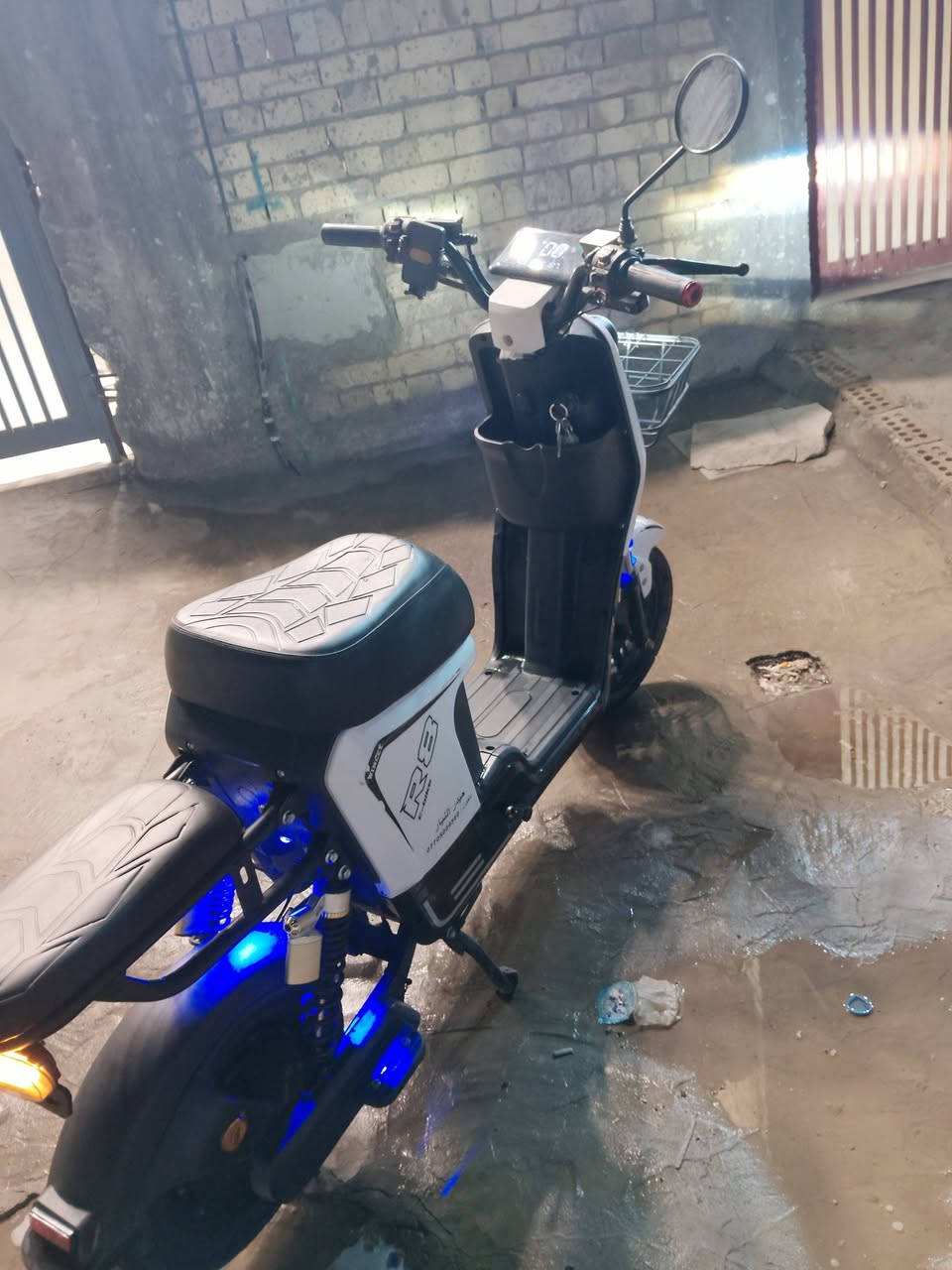 سلام عليكم دراجه ار 8 شحن موديل 2025 تخم تأير لبيع سعر450 مكان بغداد شعب


**إذا كنت صاحب هذا الإعلان وتريد حذفه لأي سبب، رجاءا أرسل رسالة إلى الدعم الفني**