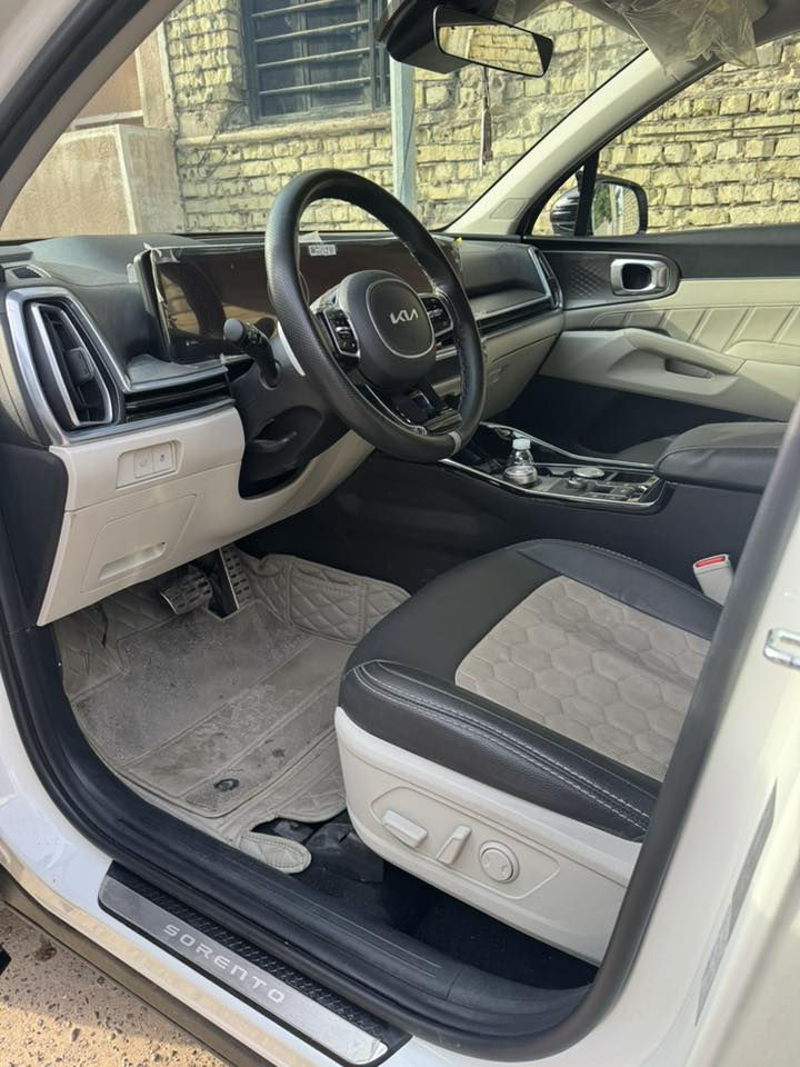 سورنتو ٢٠٢٥ خليجي
السيارة ماشيه ٢٤ الف 
مكفولة 
٤ سلندر 
كير ماوس 
داتا شو
مثبت سرعة
٧ راكب
صندوك كهرباء
٣ قطع تبريد 
المقاعد الأمامية كهرباء
السيارة مغلفة جلد 
السعر ٢٧,٣٠٠ $ وبي مجال 
تواصل واتس اب ***********
