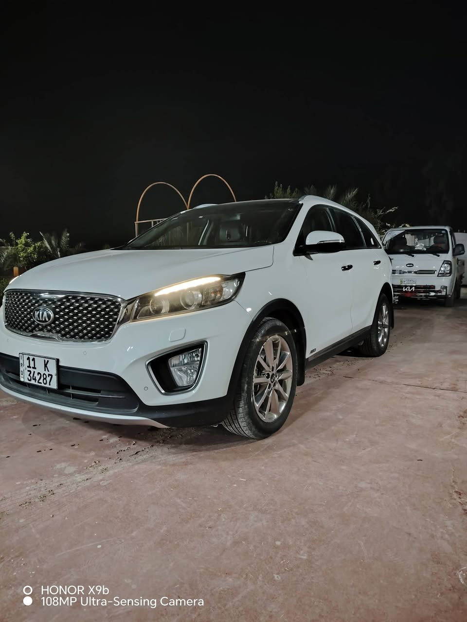 سلام عليكم سورنتو ١٧ خليجي ٦سلندر ٣٥٠٠ سياره مكفوله من الصبغ بيه بارد قليل موضح بل سونر مكينه كير كفاله من الفتح تبريد ٣قطع ثلج حداديه جديده تخم تاير جديد باتري جديد   السياره فول مواصفات للخير سياره عله وضع الشركه  سياره بسمي تحويل ثاني يوم السعر ٢٣٠ مكان السياره بغداد الراشديه لتواصل عله رقم الهاتف ادناه ***********
