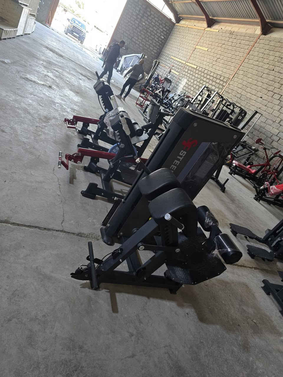 متوفر اجهزة بكارج جديدة حر وطابوق للبيع
الحر بيه حركتين (بكارج اعتيادي + هايبر اكستينشن) الطابوك حركتين ( بكارج اعتيادي + هز اكتاف) 
الاتصال : ***********
