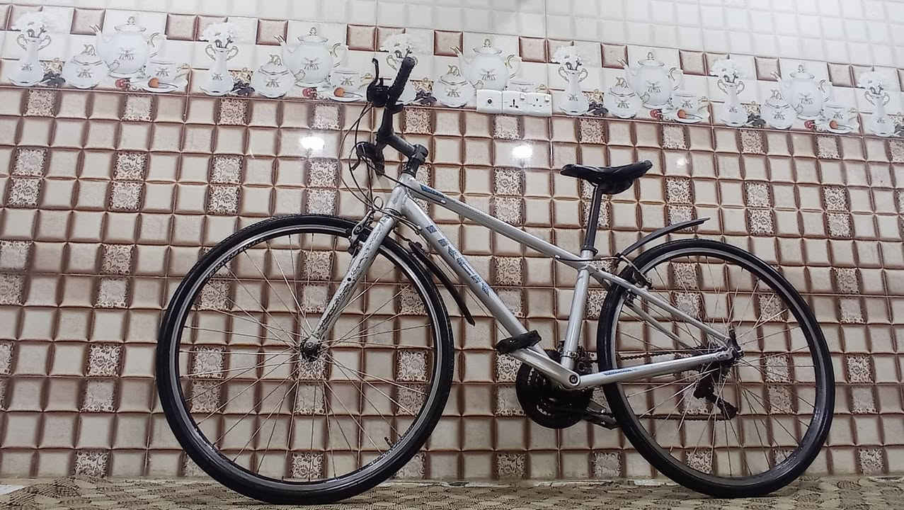 السلام عليكم 
بايسكل للبيع نوع TREK
مناقصه كل شي 
العنوان//موصل//حي السماح 
السعر 65 وبيه مجال بسيط للطيبين
للتواصل ***********
