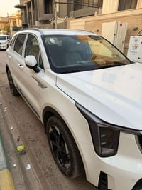 سورنتوو مديل 24ماشيه 13الف كفاله عامه 318وبيه مجال جدا بسيط 0782892999...