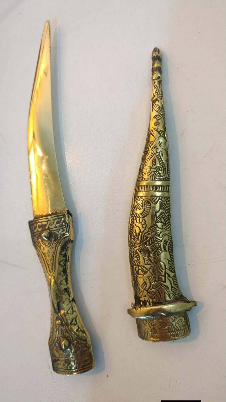 زوج خناجر نحاس بالكامل منقوش باليد


**إذا كنت صاحب هذا الإعلان وتريد حذفه لأي سبب، رجاءا أرسل رسالة إلى الدعم الفني**