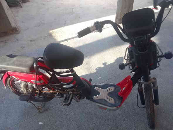 السلام عليكم من رخصه الادمن دراجه شحن موديل 2023نظيفه نقص بطاريه بسس السعر خاص او على الرقم ***********
