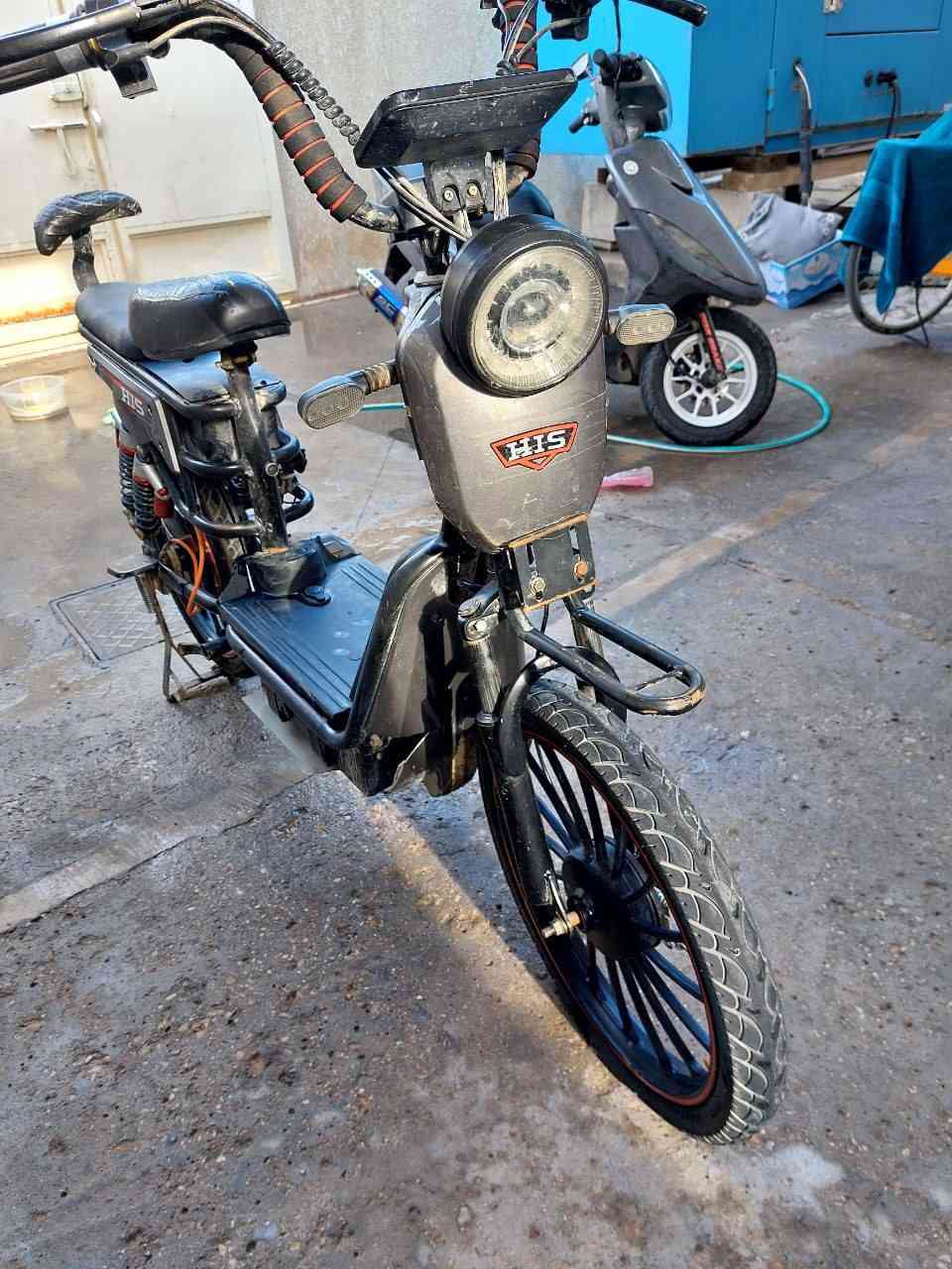 دراجة شحن ماركت HIS
الدراجة تحتوي على 5 بطاريات جديدة (شهر التاسع 2025)
تخلصك من دوخت الدراجات البانزين لان هايه اشحن وطلع گبل لا دهن ولا بانزين واعطال صفح حرفيا بس تشحنها
تايرات نضيفه كلش
دبل امامي جديد
شاحنته نضيفه وياها
شاصيها كلش نصيف
كهربائياتها كاملة
الدراجه كلش حلوه وامانتا خدماتني هواي
بس للمصداقيه بيها شغله وحده بسيطه وهي الكفرات مالتها شويه تعبانه
الدراجه تفيد شخص يريد شغله توديه وترجعه طالب مثلا او عامل او شحص يقضي احتياجاته داخل المدينه
رايدها ب350 ولراغبين في الشراء يدللون بيها مجال جدا مناسب
مكاني كربلاء واكدر اجيبها الك اذا مكانك بعيد
رقمي:***********  (ما بي واتساب فقط تلجرام او اذا تحب تتصل)
