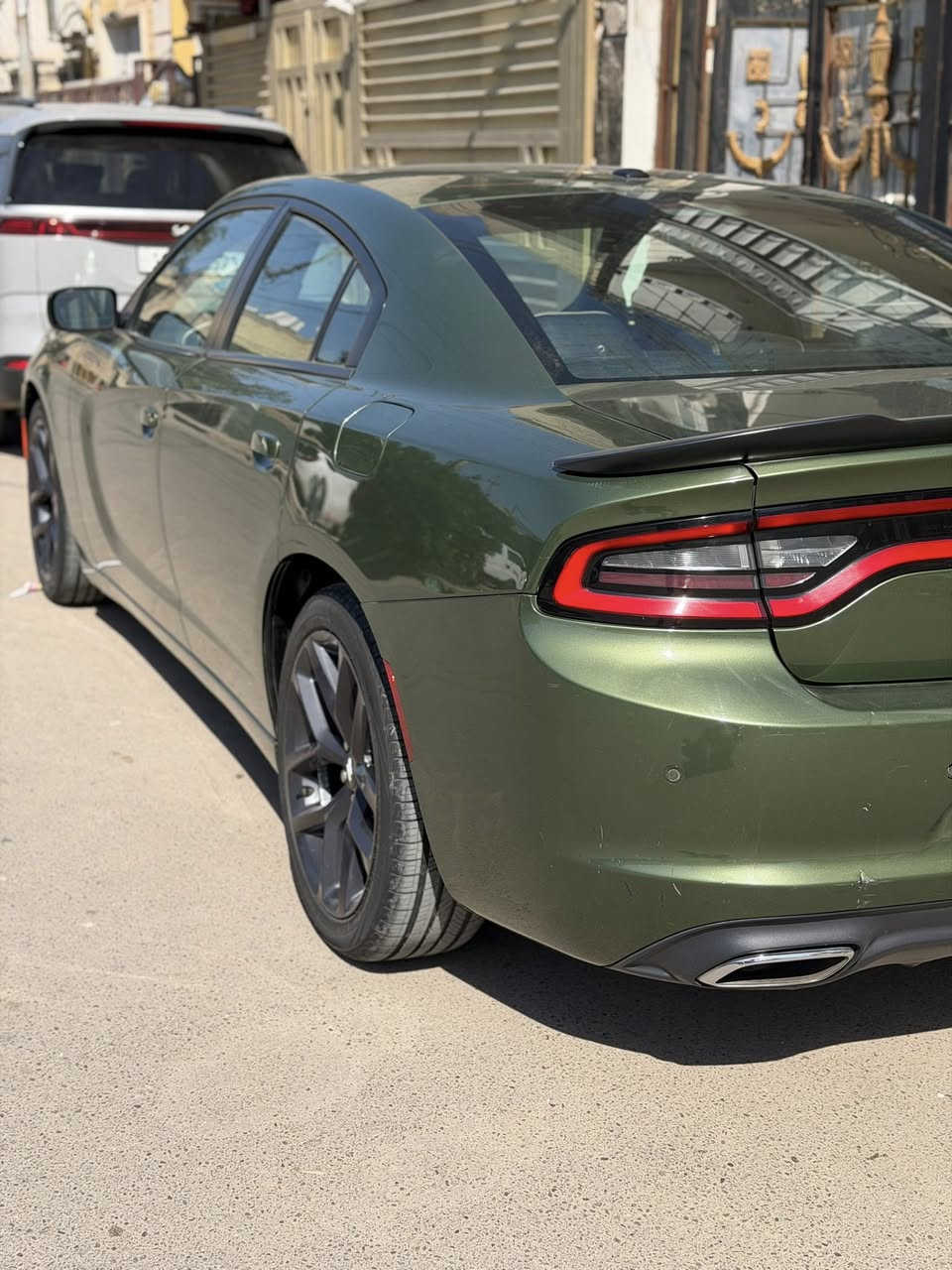 السلام عليكم للبيع فقط 
جارجر موديل 2021 امريكي
حادث بسيط بدون ايرباك 
بيه كلير 3 قطع من امريكا 
مواصفات Sxt بلاك توب 
السعر 217 
العنوان بغداد بلديات 
الهاتف ***********
