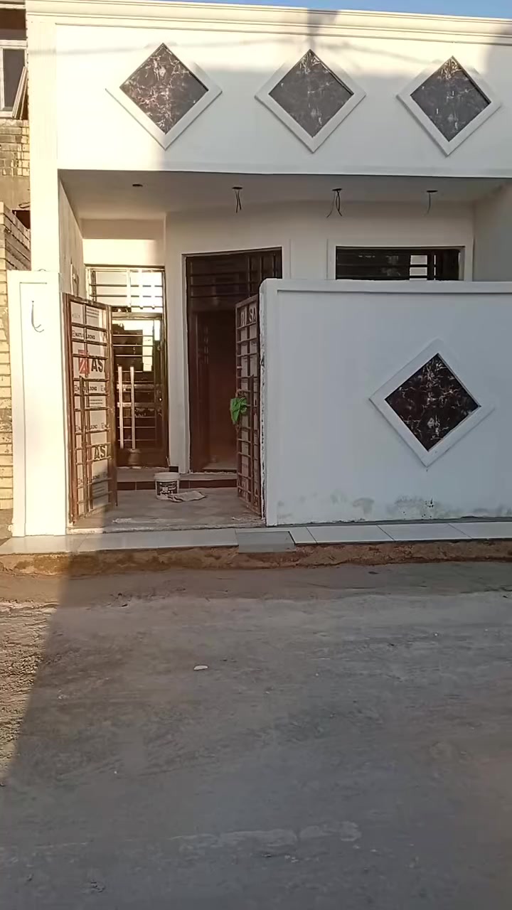 دار للبيع بيت بنيه مساحه ١٠٠ مترا كامل خدمات بلوك ٢٧ السعر ٧٥ ستفسار ***********
