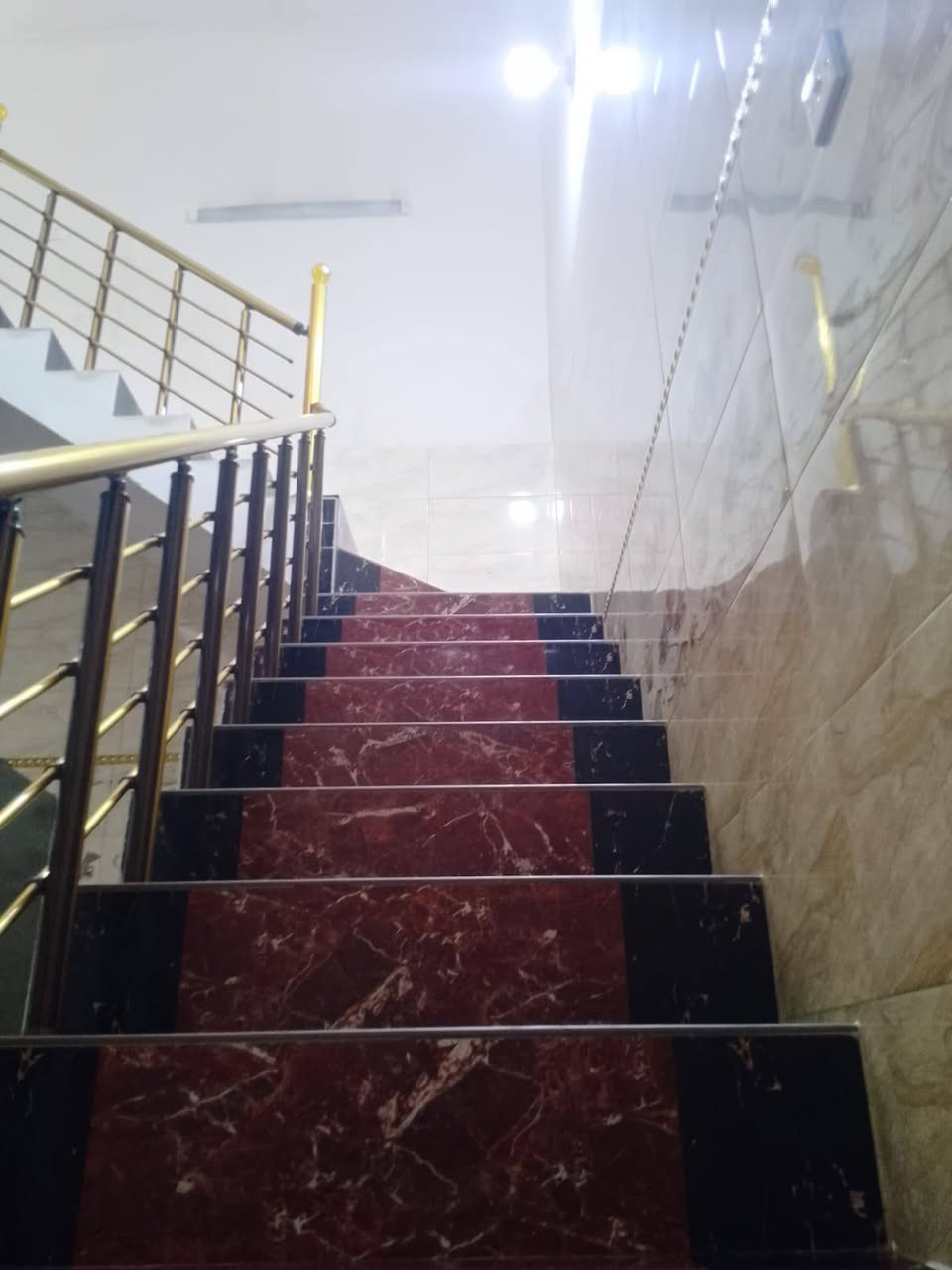دار للبيع طابو زراعي إقرار محكمه سند ٢٥ الأمين سكينه شارع مخبز الساعدي مقاطعه ٩/٢ مساحه ١٠٠م طابق ونص  للإستفسار ***********
