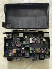 قاعده فيوزات شغاله للبيع07728306237