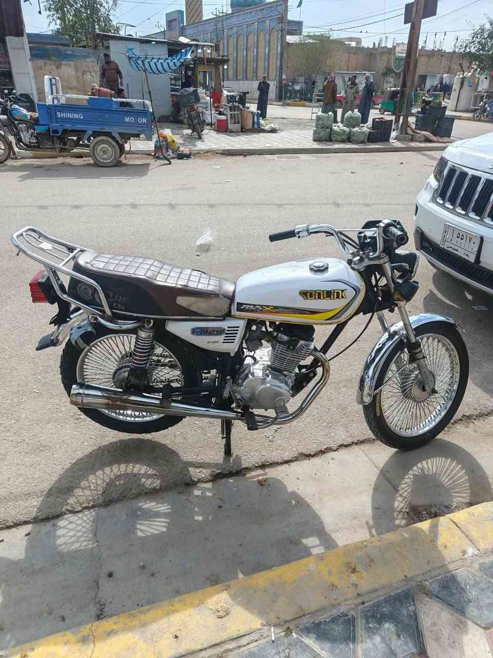 السلام عليكم دراجه للبيع دراجه مديل ٢٣ أوراق  مامحتاجه شي شغاله وعلى حسب الأصول السعر٤٥٠ المكان كربلاء طويريج  الاتصال على الرقم ***********
