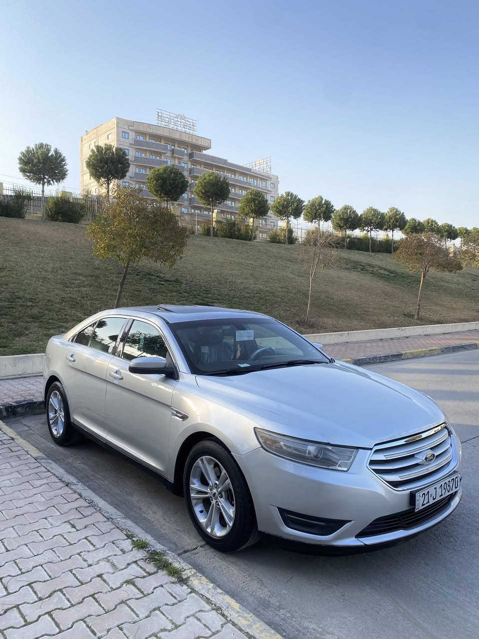 فورد توروس ٢٠١٣ SELنيفا خليجي ..
سه ياره كه ماليدوسته83هه  زار روشتوه 
كامال ئه شياي شه ريكه ي تيا ماوه -  بي بوياخه بي ده عمه
سه ياره كه به ناو خومانه وه يه كامل سيرفسي كراوه
سه نه وي تازه يه تا2030
رون و هايدروليكي گوراوه ….
مواسه فات(ناو ره ش .سلايد.سى شاشه.شاشه گه وره ..حاسه كودي درگا. كوشن كاره با. ئاوينه كاره با .ته بريد له مس. سيستمي چيك كردنه وه ي توماتيكي .زور مواسه فاتي تر.
به شه رتي ته حويل و غرامه
گيرو مه كينه و ته بريدو هه مو شتيكي به شه رت 
مه كينه ي نه كراوه ته وه ته نها واته ر په مپي گوراوه
122گه لا ومه جا ل له سليمانيه
***********
