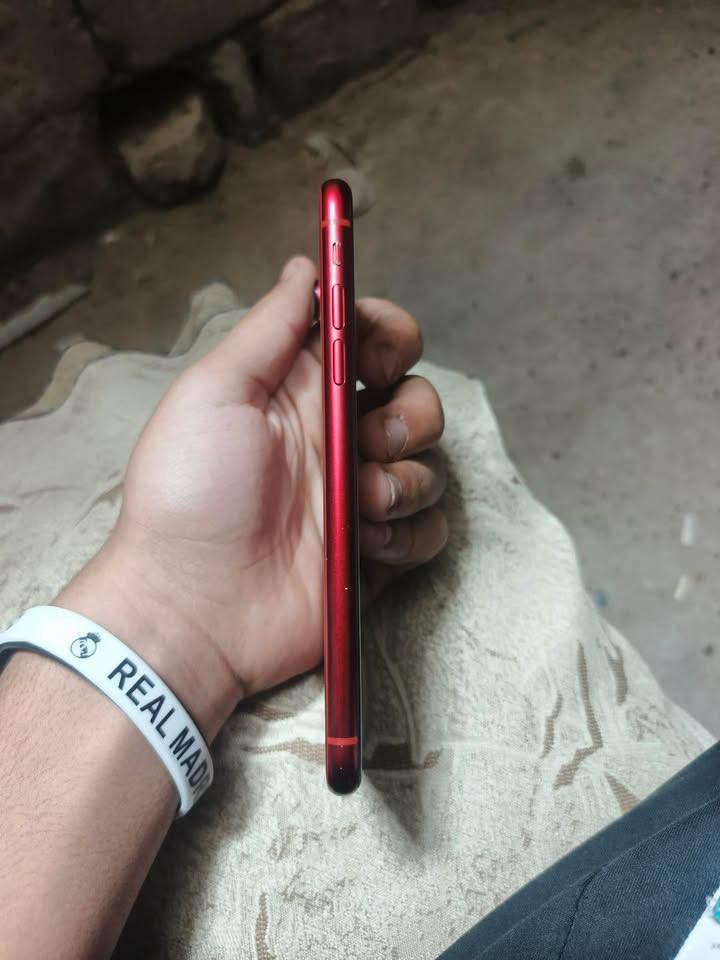 مبايل xr ذاكره 64 ما بدل بي شي نضيف بس الضهر مكسور وبطاريه خدمه ٧٢ بوبجي ٦٠ فريم ما بي ملحقات بس شاحنه  سعره 180 مكاني جكوك رقمي *********** فقط واتساب
