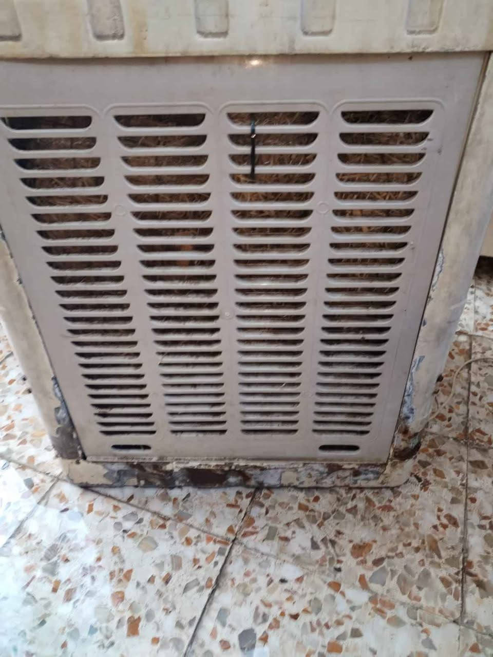 مبرده الونا كلش نضيفه سرعتين ((حجم 4 ونص عملاقه) حلف مال شركه حوض قطره زنجار مابي دبل واتر بم سعر (٨٠) الف
*********** بغداد, العراق
