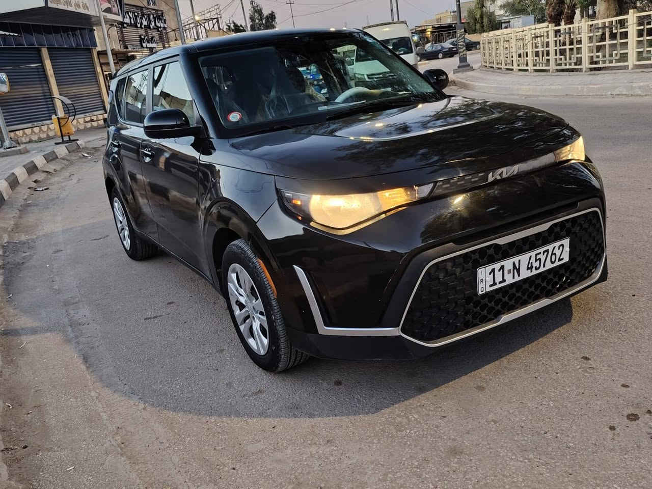 السلام عليكم
كيا صول للبيع موديل ٢٠٢٣ رقم بغداد انكليزي ماشيه ٨٣  حادثها جاملوغ وبنيد وبيها قطعتين كلير مكينه 2000 دوش كير اتي تبريد ثلج تدفئه حداديه جديده  السياره جديده خير من الله سعرها ١٣٣ وبيها مجال للاستفسار اتصل على الرقم *********** مكاني بابل المسيب قرب الكراج الموحد
