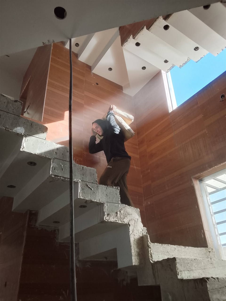 سلام عليكم  / يوجد كادر عمل جاهز/ تصعيد مواد/ تنضيف بيوت/ تفليش/ تكشيط/ تنضيف حدائق/ دفن نهري  / شقلنه ليل ونهار   /ومعداتنه جاهز/ ماعليك بس تصال على رقم  /     *********** /
