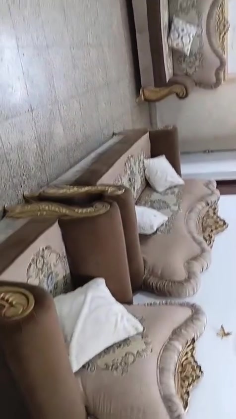 تخم عشر مقاعد نظيف مابي ضرر السعر ٢٧٥مكان ابو غريب موبايل ***********
