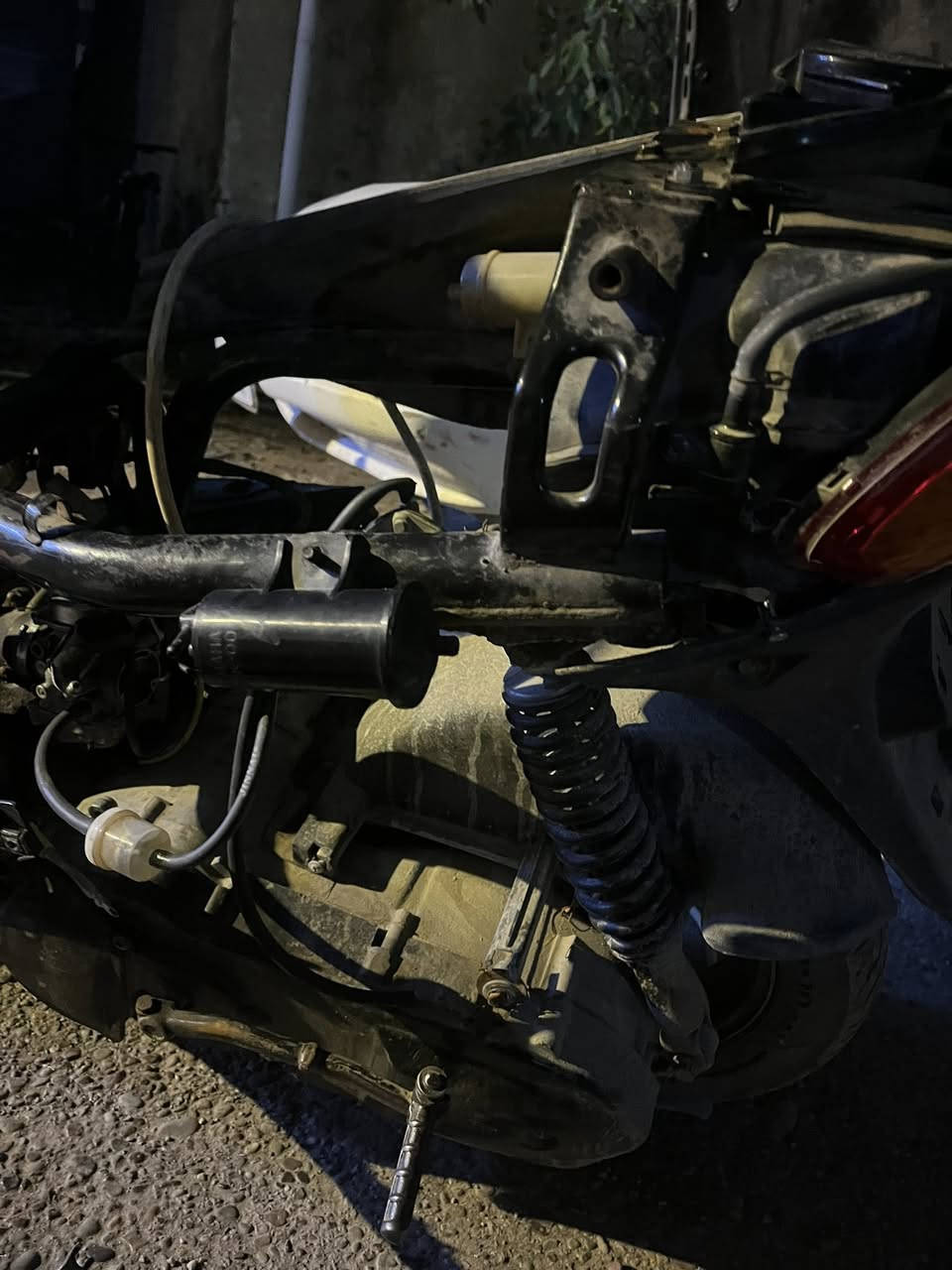 دراجه كامل كفراتهه الدراجه معروضه كوم حديد بس نقصهه كابريتر وتشتغل نوع ماكس قجمه مكلف بل نشر معروضه ب 250 للاستفسار الاتصال على هذا الرقم واتساب فقط ***********
