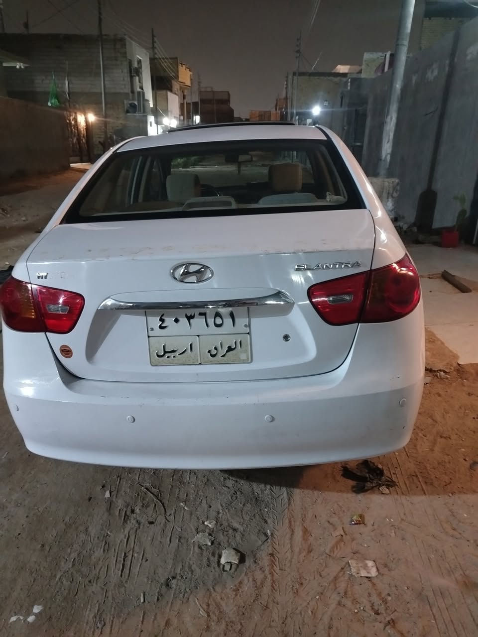 السلام عليكم النترا 2011جديده بيه باب فقط سونار مرفق ويه منشور سعر 113وبيه مجال ***********
