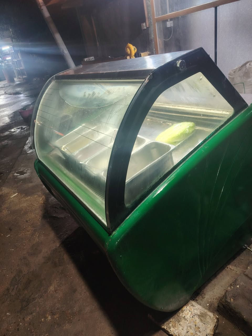 السلام عليكم
عارضه مقبلات وايس كريم  للبيع وياها ٨ بلانكات مجانا

الاستفسار على الرقم ***********

الموقع بغداد الكرادة ساحة الاندلس
