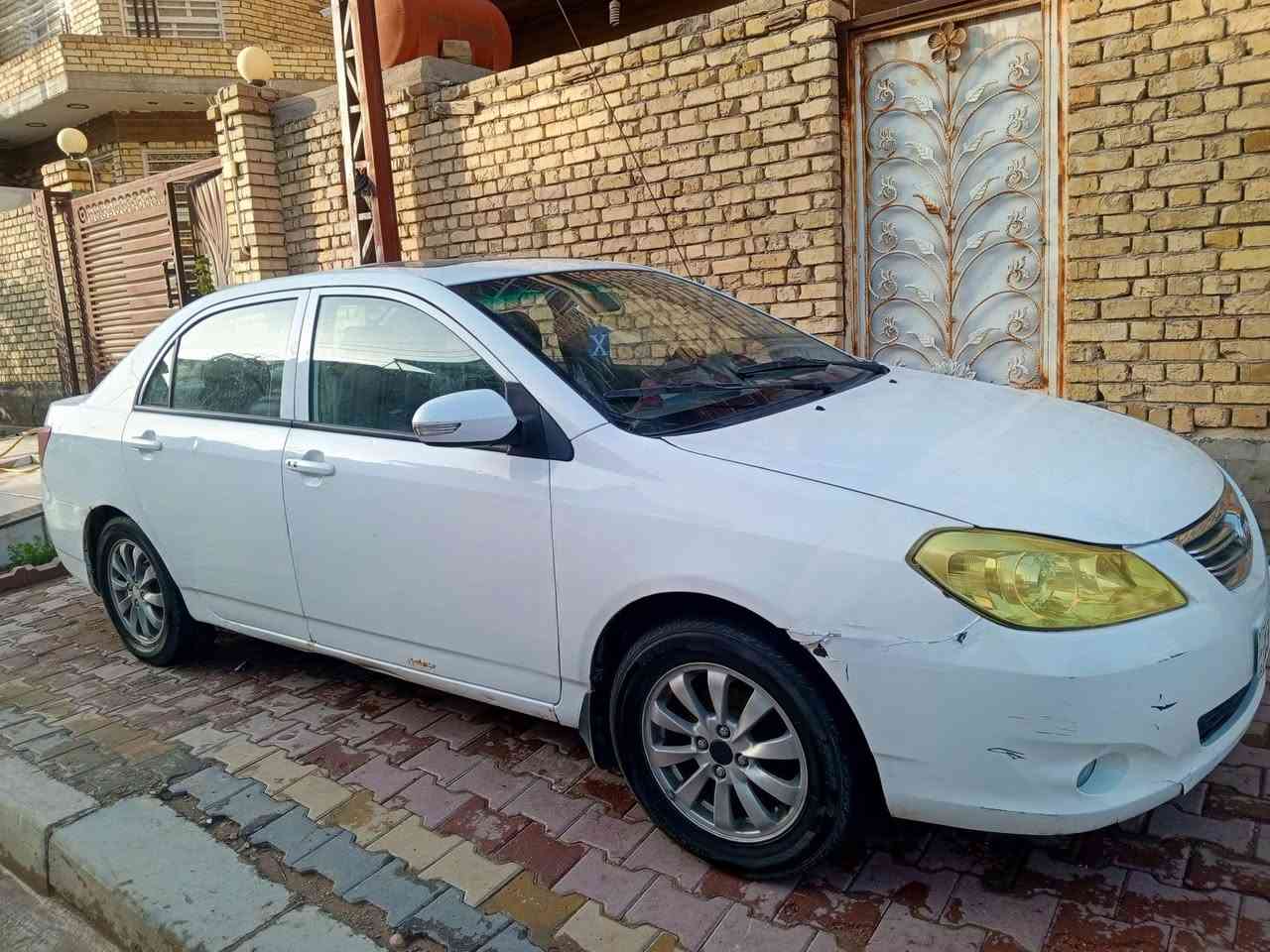 سلام عليكم سياره بيوايدي جي 3 سياره نضيفه وجاهزه مكينه جديده هسه مبدلهه صار شهرين  بيهه دعمه موضحه بصوره وكمبريسر اجهزلك التبريد ونطيكيا السعر 42 وبيهه مجال قليل الاستفسار ***********

