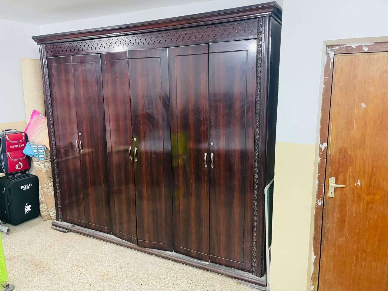 غرفه ماليزي باب اول 
كنتورها سته ابواب 
العنوان كوت داموك ب400 وبيها مجال


**إذا كنت صاحب هذا الإعلان وتريد حذفه لأي سبب، رجاءا أرسل رسالة إلى الدعم الفني**