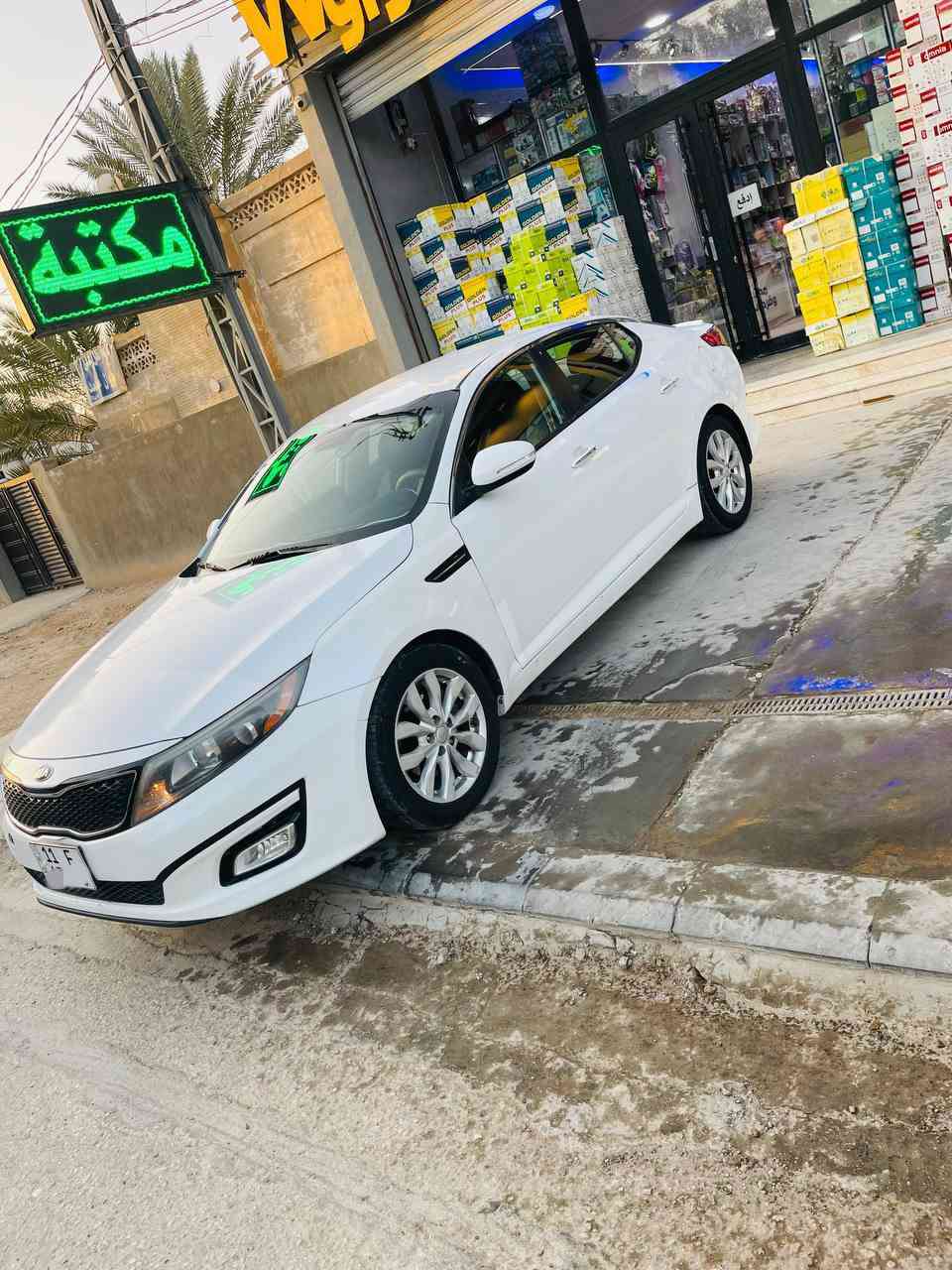 السلام عليكم 
 كيا اوبتيما 2015 لون بيض صدفي وارد امريكي
      رقم بغداد دولي سنويه لل 31  
مكينه 2400 مامفتوحه شرط الفحص 
     فول مواصفات واحد ع واحد عده البنراما 
بيه ( جاملغ امامي مبدل و قبق الجنطه صبغ والباقي كفاله شرط الفحص )
    السياوه كامله والكمال الله ماناقصه كلشي 
السعر  ( 115 ) وبيه مجال حك الجيه 
    الشراي يتصل *********** 
مكان السياره بابل 
          الخاص مغلق  بدون حراج
