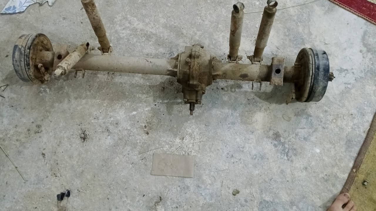 السلام عليكم اكسن ستوتة نضيف  فلنجات وشفتات جدد كامل مكمل للبيع اي ستفسار خاص او اتصل مكاني كوت السفحة لاول شارع السكلات قرب المدرسة ***********
