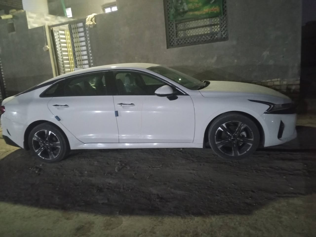 كي فايف خليجي موديل 23 مكفوله كفاله عامه مكفوله من زلغ سونار بالمنشور مكينه 2000 ماشيه 27 ألف رقم بغداد سياره وضع الشركه فول مواصفات عده بانوراما مكان السياره ناصريه مركز ***********
