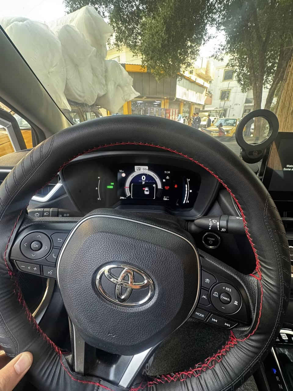 السلام عليكم كرولا هايبرد موديل 2024 جديده جدا ماشيه 2000 زيرو بصمه رادار امامي كامره تحديد مسار تحكم استرن 
مكفوله كفاله عامه السعر 156 $ للاتصال ***********
