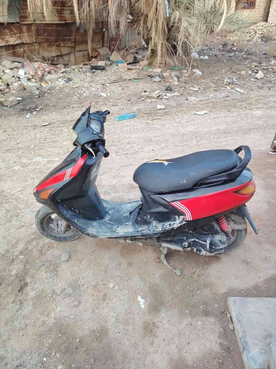 السلام عليكم دراجه فراشه لبيع مفتوحه مر وحد مكانيه شاميه بحي الجمهور رقمي *********** السعر ب325 وبيه مجال
