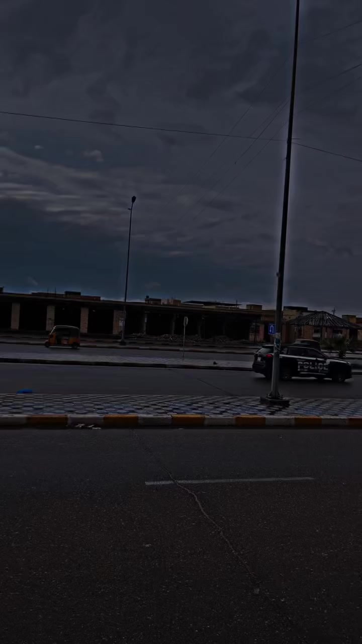 السلام عليكم اخوان الي حاب يحلق حلاقه احترافيه او دورات حلاقه احترافيه او بوستيجات متوفر كلشي الاستفسار الاتصال على الرقم ***********
