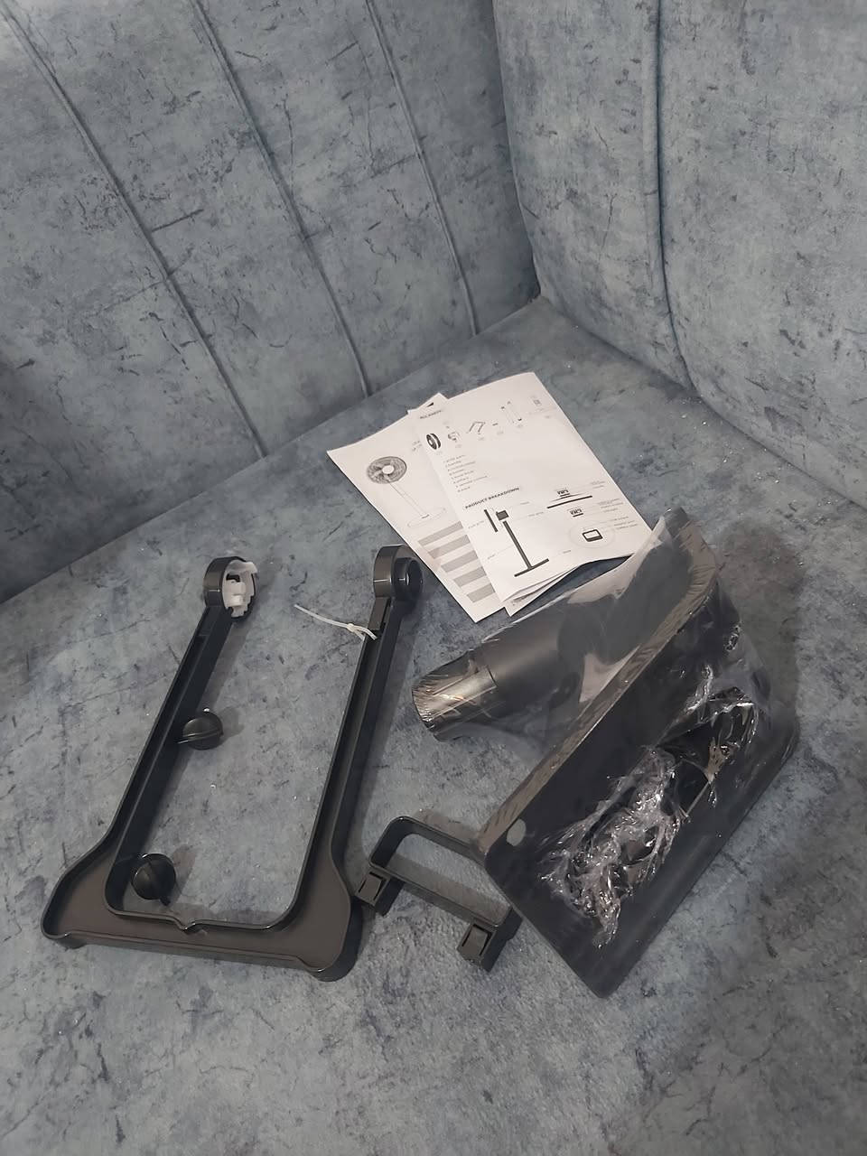 وداعا لمشكلة الكهرباء والمولدة والحر🔥 الحل من شركة Coya مروحة شحن🥳
🟢 مروحة متعددة الاستخدامات
🟢 كهرباء وشحن بتحكم عن بعد🔌🔋
🟢 بطارية ليثيوم 4500mAh
🟢 تعمل لمدة 4 ساعات متواصلة أو أكثر حسب السرعة
🟢 ضو لد 💡💡💡
🟢 بور بانك شاحن للموبايل 📲📲📲
🟢 جهاز تحكم عن بعد 🎛🎛🎛
🟢مروحة متعددة الاستخدامات قياس 18
🔴مروحة عامودية
🔴مروحة أرضية
🔴مروحة مكتبية
🔴مروحة سقفية
🔴مروحة جدارية
🟣يعني 5 في 1🟣
🟢لأضافة تحتوي على :
🔹️زر تشغيل وإطفاء
🔹️مؤقت 9 ساعات
🔹️زر ل 5 سرعات
🔹️زر للدوران
🔹️زر ضو لد
💥السعر فقط 60 الف دينار عراقي💥
يوجد خدمة توصيل وتركيب لكافة المناطق🚛🚚
للاستفسار تواصل ماسنجر او عبر الواتس ***********
