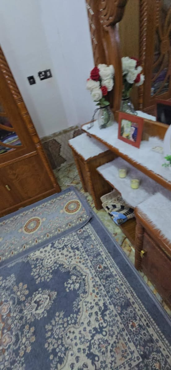 غرفه ٦ تزكام درجه اولى 
مستخدمه قليل 
نضافه ٩٠ /١٠٠
 ***********
