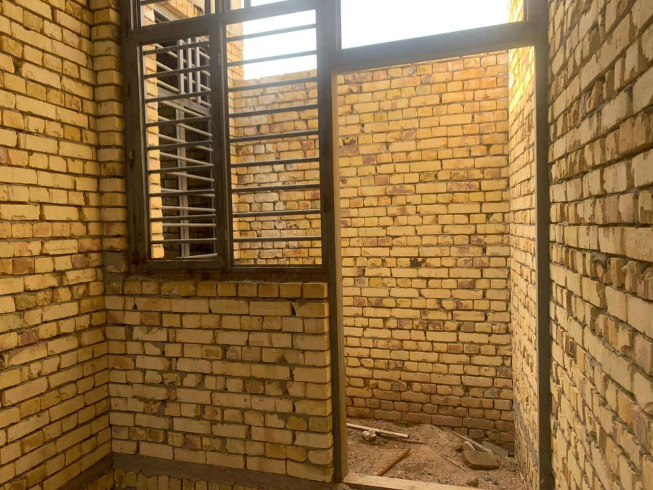 بيت ركن هيكل للبيع
مساحة ١٥٠م طابو سند ٢٥ حق التصرف المنطقة كاملة جميع الخدمات ( ماء كهرباء مجاري تبليط ) بناء درجة أولى سقف صب كونكيت كما موضح بالصور يتكون من 
غرفة عدد ٢ قياس ٥×٤ و ٤×٣ 
مطبخ كبير ٥×٥
صالة كبيرة ٧×٥
هول و منور عدد ٢
صحيات 
تواليت خارجي 
كراج سيارة ٤×٥

 العنوان بالضبط في ميسان سدة دور النفط بعد الاستدارة الحادة يصير البيت ركن ثاني فرع بداخل فرع مزرعة د.تهاني الجاد بالشراء مراسلة الخاص عمارة, ميسان


**إذا كنت صاحب هذا الإعلان وتريد حذفه لأي سبب، رجاءا أرسل رسالة إلى الدعم الفني**