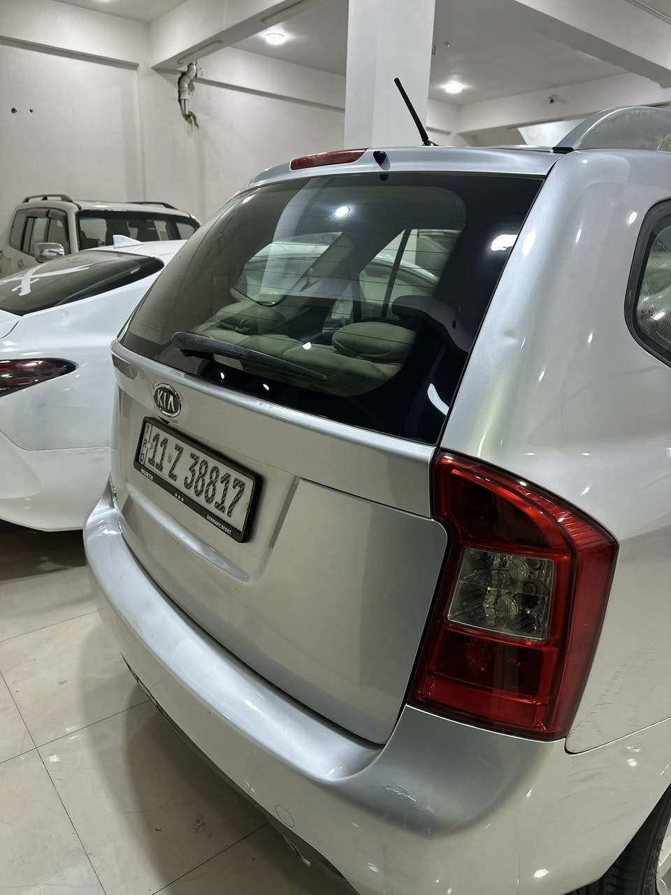 السلام عليكم
كارنز (2012) خليجي بيها الصندوق رش فقط بدون فتح والباقي كفاله عامه ماشيه (134) كيلو متر عله نضافه رقم بغداد الجديد تحويل مباشر سياره جديده 
السعر//127 ورقه وبيها مجال 
للاتصال//***********
***********
