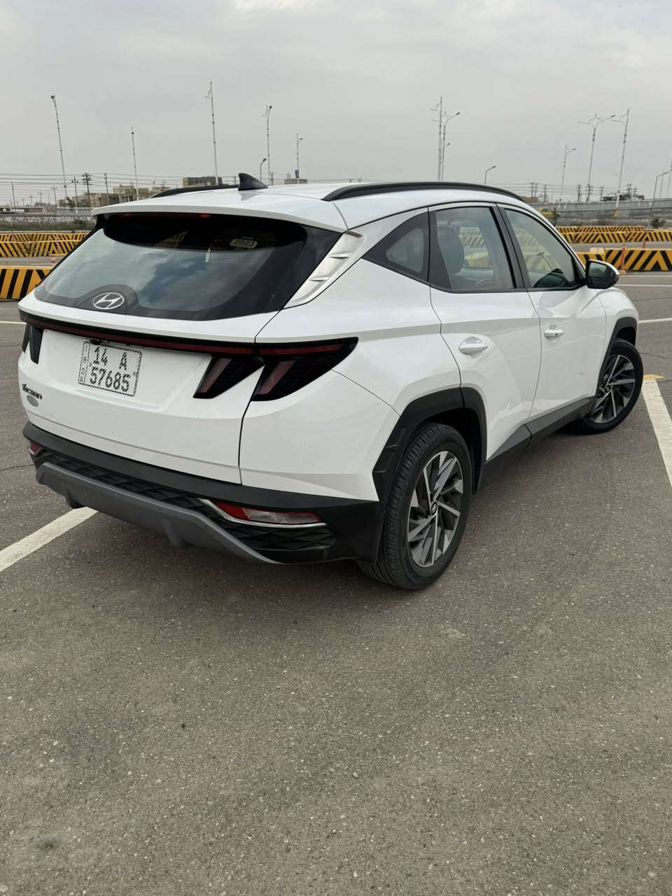 السلام عليكم توسان 2023 خليجي مكفوله من الضربه والصبغ والتبديل بيها طخات ثنين صغار موضحات وشخطين خفيفات رقم بصره الجديد نص فول بصمه دخول ذكي حساسات امامي خلفي شاشه كبيره داخل اسود مكينه 2000 ماشيه 49 الف كيلو متر جاهزه اي نقص مابيها مكاني ميسان العماره السعر 200$ وبيها مجال للاستفسار اكثر 
***********
