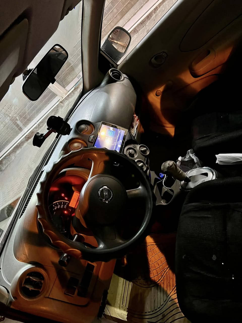 Nissan sanny 2014 
بڕاوەی دووبەی 
سەیارەی ماڵانە 
گێر تۆماتیك 
گێڕ svt نیە مەرغوبە
شاشە ئایپادی بۆ بەستراوە 
گێڕ و مەكینە بەشەرت 
سەیارەكە پەپمپە 
ماڵی مەدەنی بە شەرتە
نرخیی ٤٤ معامەلە
***********
