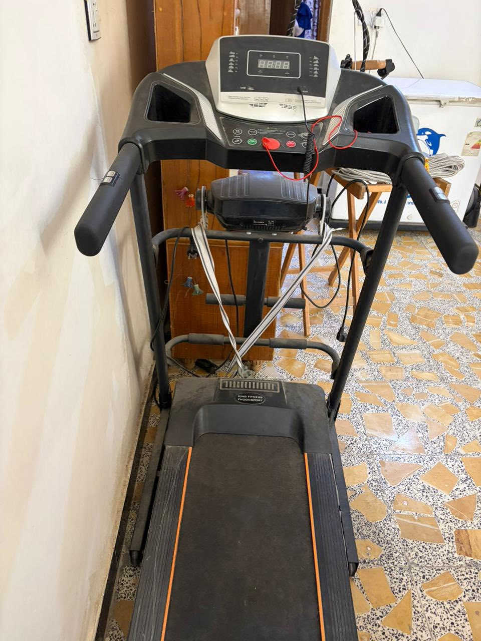سلام عليكم للبيع جهاز جري  يتحمل وزن 150 كيلو نظيف جدا السعر 350 وبي مجال العنوان الاسكان ***********
